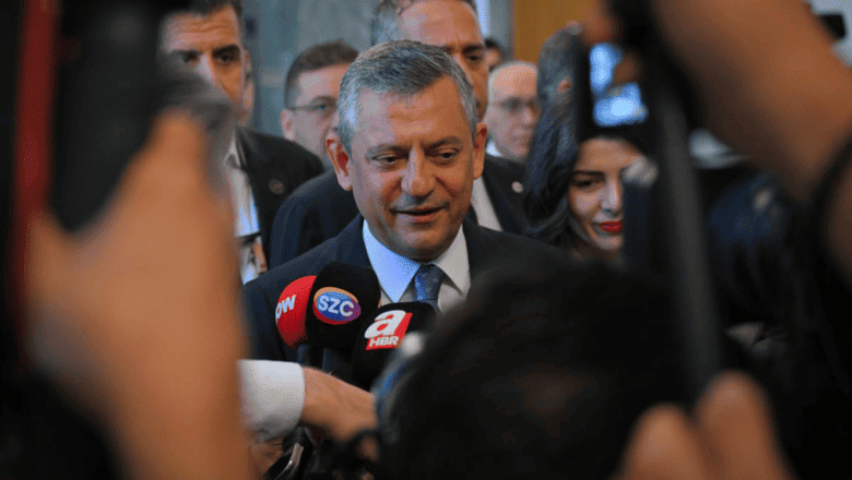 Yeni Parti Özel