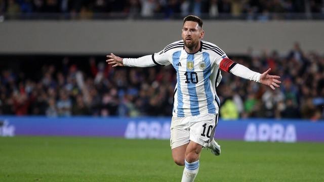 Messi aşırtma golü